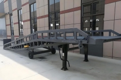 青島地區登車橋設備應用全解析：選型、優勢與常見問題